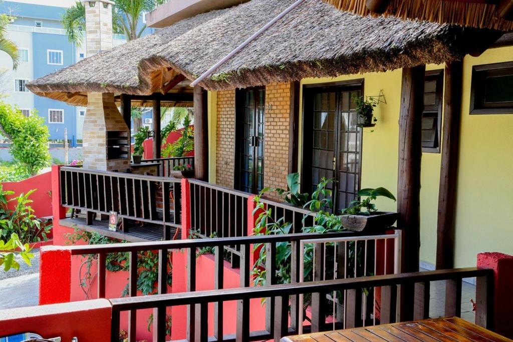 Cabanas Para Aluguel De Temporada Em Bombinhas Perto Da Praia Exterior photo